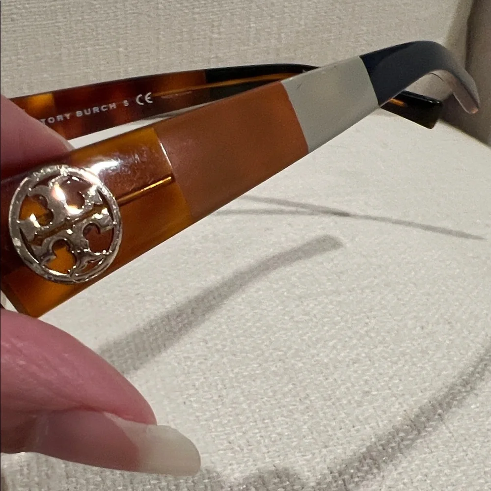 Tory Burch Tortoise Shell Sunglasses - Picture 4 of 12